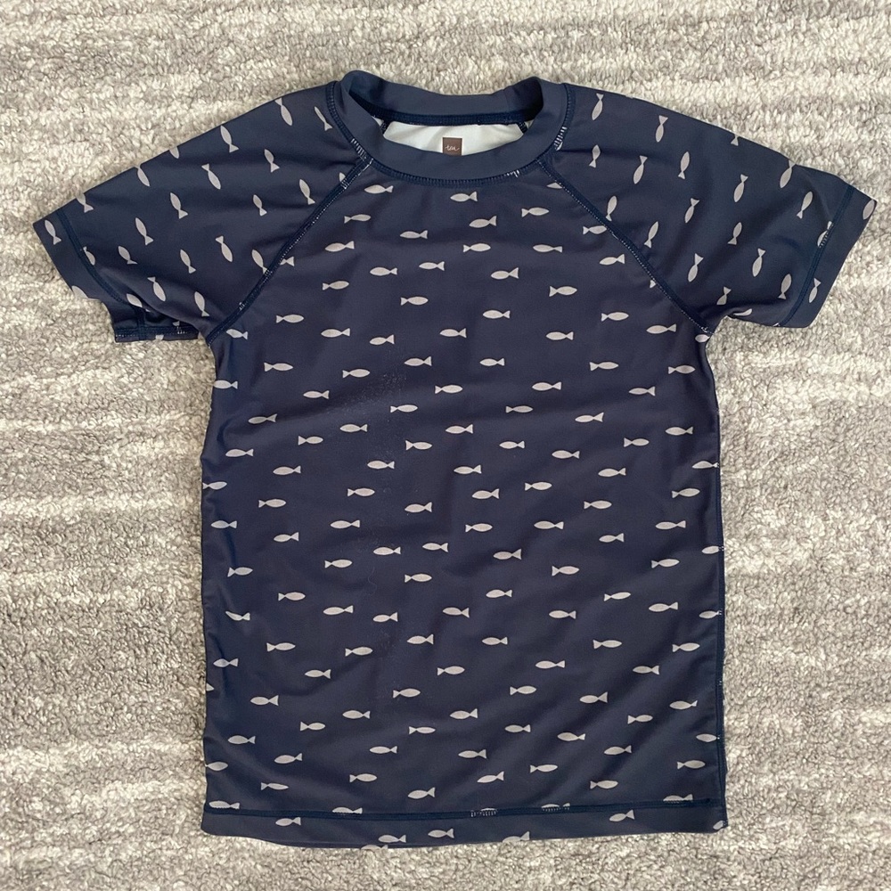 Tea Collection fish short sleeved rashguard